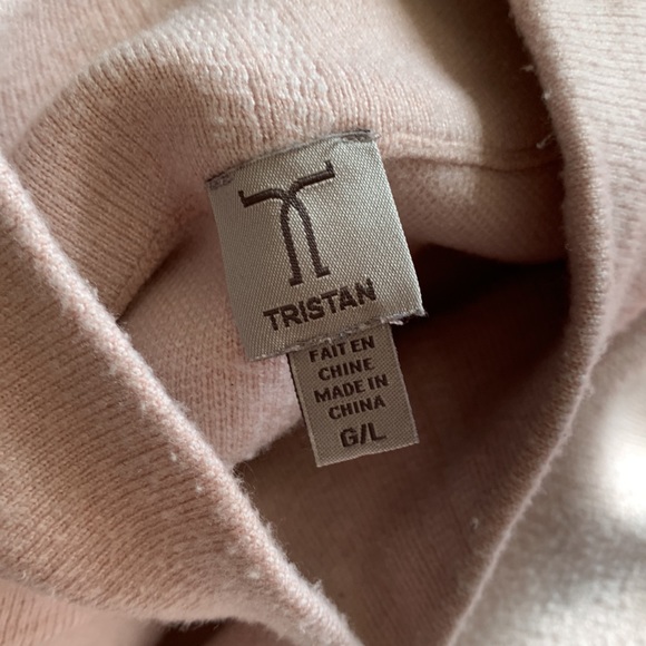 Pastel pink with white squares sweater and loose cowl for winter time! - Picture 5 of 6